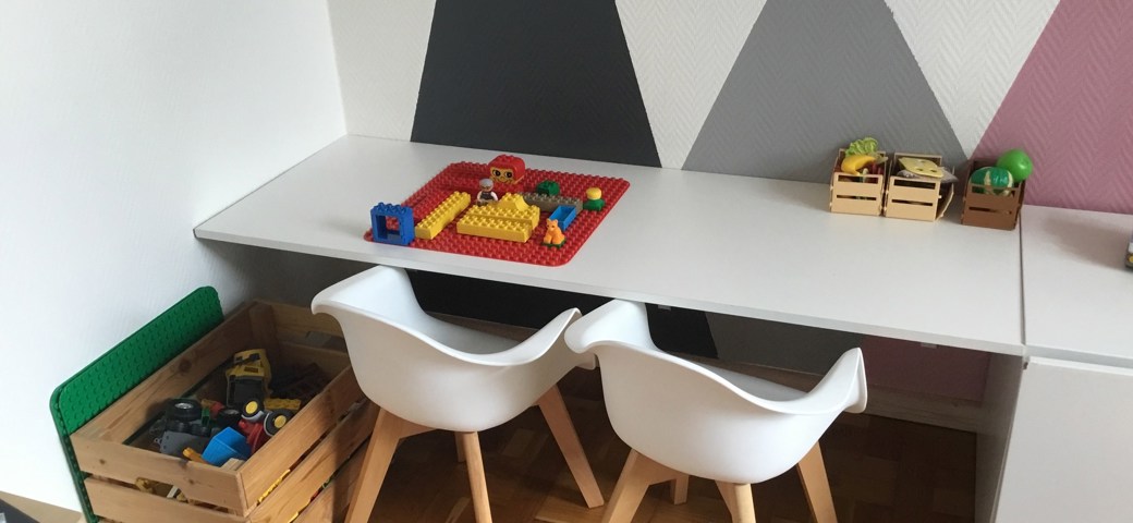 Legebord med Duplo opstilling